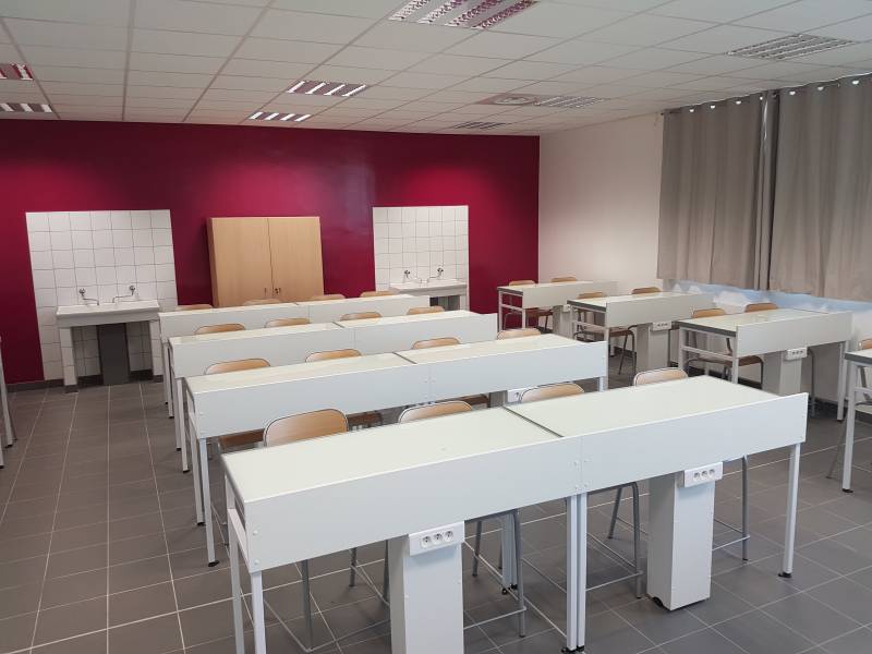 SALLE DE SCIENCES